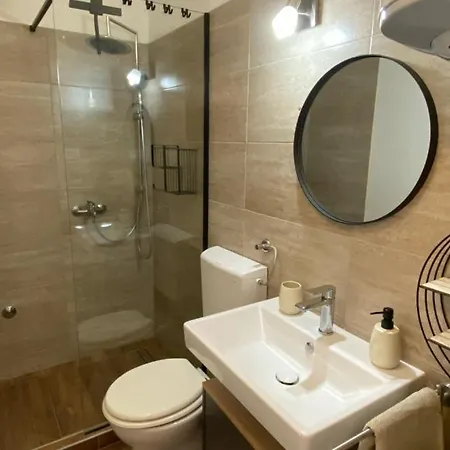 Jozephine 1 By Guide * Пула