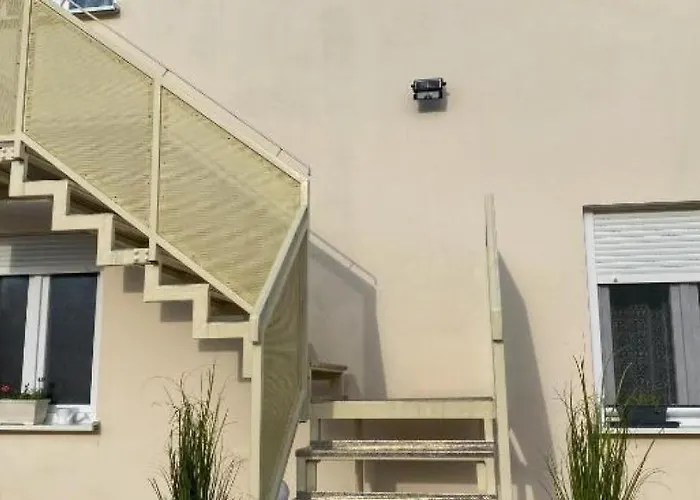 Jozephine 1 By Guide * Póla