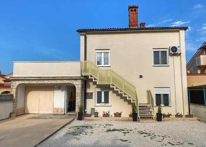 Jozephine 1 By Guide Póla